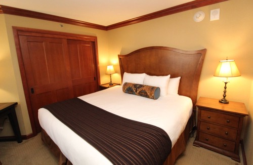 Olympic Valley Hotel | EV 555: 1 BR Fireplace Suite - Ski in/out, Golf, Hike, Swim