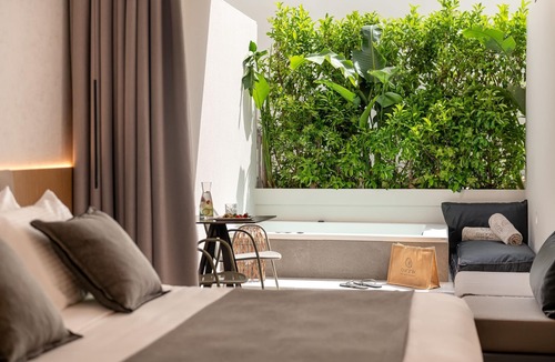 Pothia Hotel | Evanik Chic Hotel