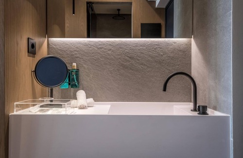 Pothia Hotel | Evanik Chic Hotel
