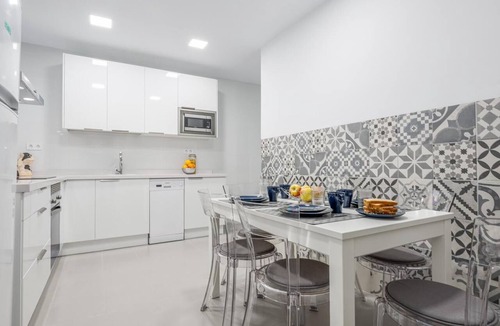 Los Remedios Apartment | EXCLUSIVE APT 2 BED-2 BATHROOMS-BRIGHT. HIGH QUALITIES. WIFI-A/C