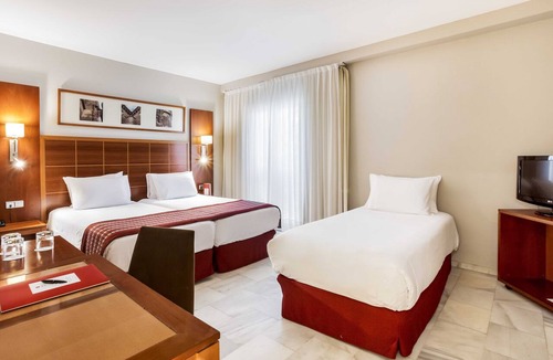 Distrito Norte Sierra Hotel | Exe Las Adelfas Hotel