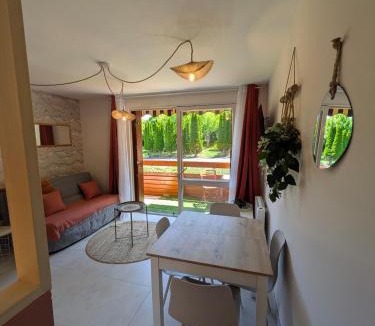 Savines-le-Lac Apartment | Face au lac avec parking, proche commerces
