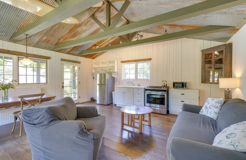 Carpinteria Cottage | Farmhouse-Chic Carpinteria Cottage w/Pool Access