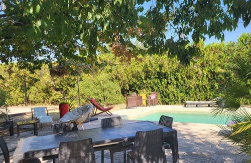Carnoules Apartment | Farniente in Provence - Poolside among olive trees & cicadas