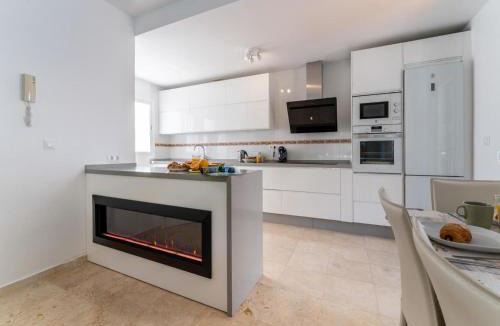 Benalmadena Costa Villa | Faro's Villa Horizonte near seabeach