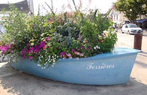 Martigues Apartment | Ferriere cozy studio area with canal view - Easy parking and shops