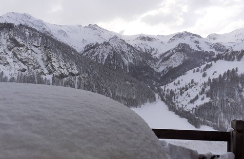 Saint-Veran Apartment | Flat 30m ² 2 people full south with terrace. at 2040 meters.