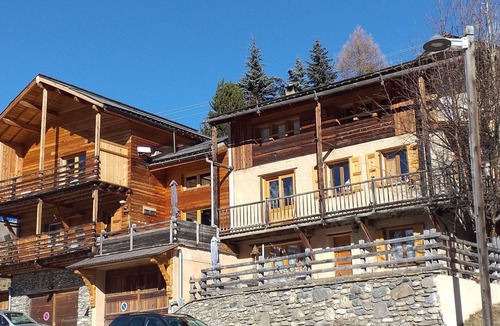 Saint-Veran Apartment | Flat 30m ² 2 people full south with terrace. at 2040 meters.