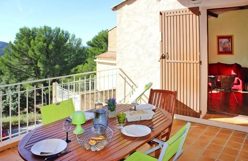 Sainte-Croix-du-Verdon Apartment | Flat with lake view