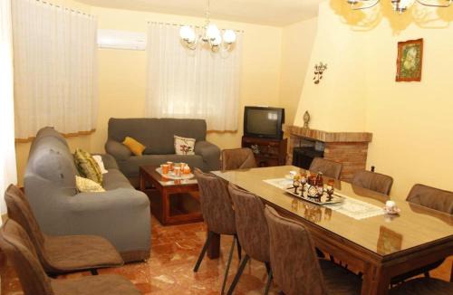 Los Yebenes House | Flor De Romero