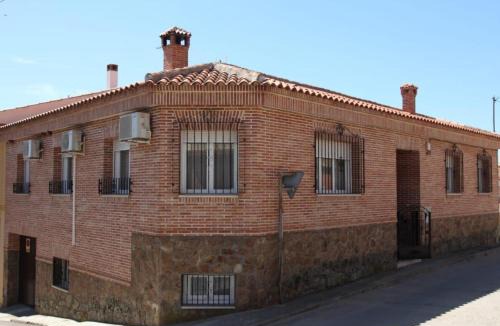Los Yebenes House | Flor De Romero