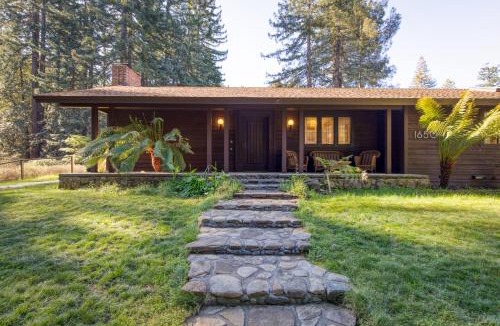 Freestone House | Forest Ridge - Private Pool, Hot Tub, Yoga Room and Sauna