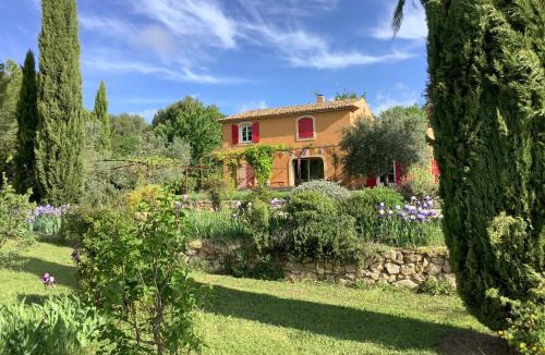 Grambois Bed & Breakfast | Fraîcheur et Romantisme Provence Luberon