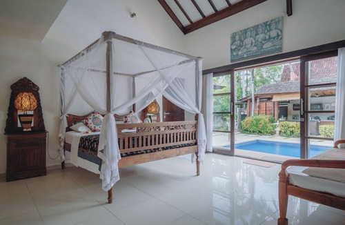 Lovina Hotel | Frangipani Beach Hotel