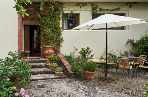 Pergine Valdarno House | Frank Lloyd Wright-inspired villa in Tuscany