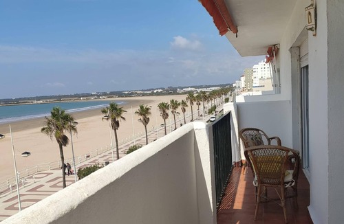 Valdelagrana Apartment | Front line beach apartment in Puerto de Santa María (Cádiz)