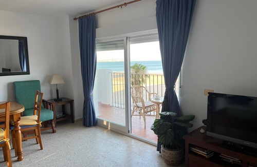 Valdelagrana Apartment | Front line beach apartment in Puerto de Santa María (Cádiz)