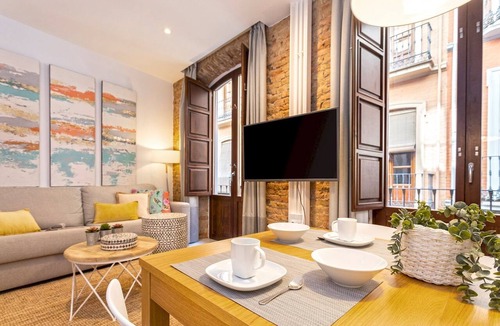 Central District Apartment | Genteel Home Zacatin 101