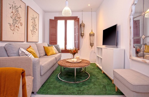 Central District Apartment | Genteel Home Zacatin 203