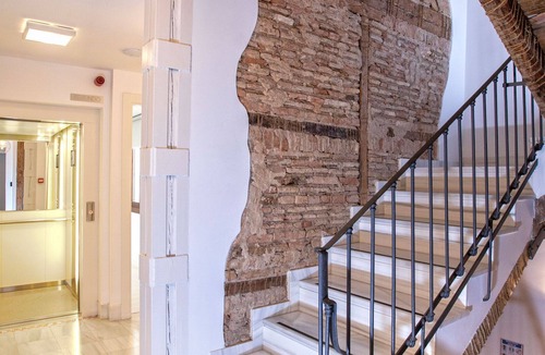 Central District Apartment | Genteel Home Zacatin 203