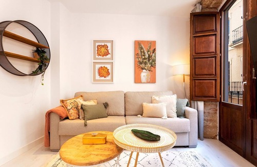 Central District Apartment | Genteel Home Zacatin 201