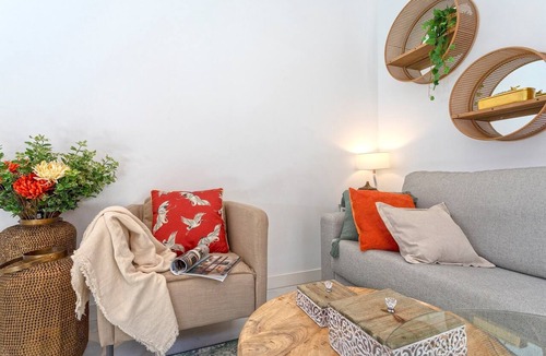 Central District Apartment | Genteel Home Zacatin 302
