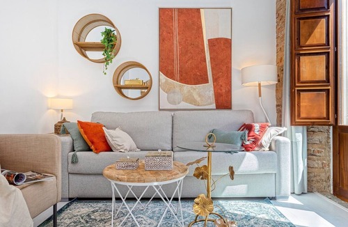 Central District Apartment | Genteel Home Zacatin 302