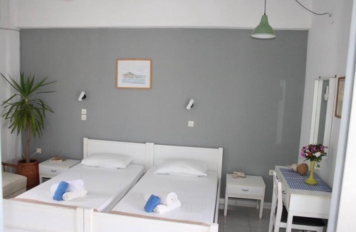 Livadia House | George Apartments
