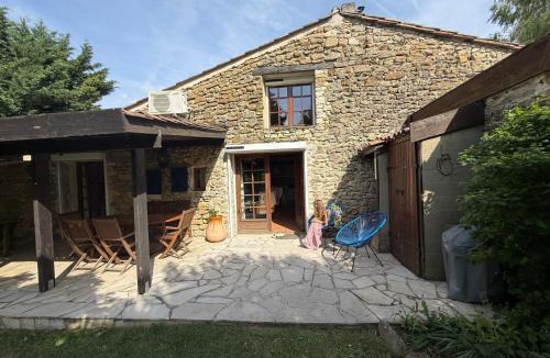 La Begude-de-Mazenc Apartment | GITE LA FREYDIERE