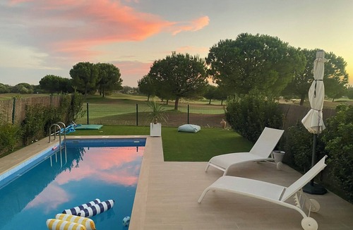 Puerto Real Ski Chalet | Golf & Views