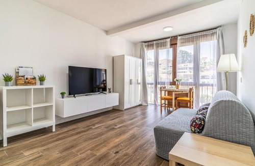 Cerrado de Calderon Apartment | Gorgeous Apartment In Málaga With Swimming Pool