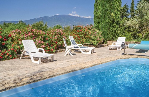 Crillon-le-Brave House | Gorgeous home in Crillon le Brave