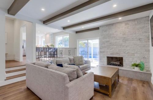 Orange House | Gorgeous Upgraded 5 Bedroom & 3 Bath Home with pool