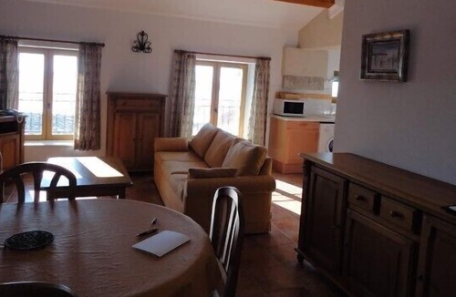 Brunet Apartment | Grand Logisson on the Valensole plateau