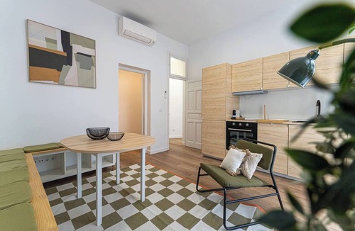 Embajadores Apartment | Green Lavapiés