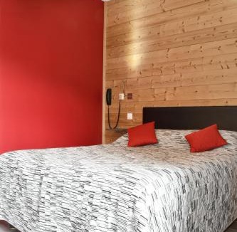 Eygliers Hotel | Hôtel Lacour