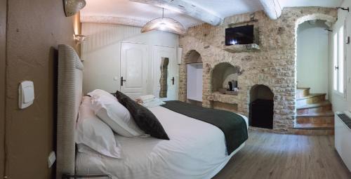 Saint-Martin-de-Castillon Hotel | Hôtel Le Rocher des Abeilles