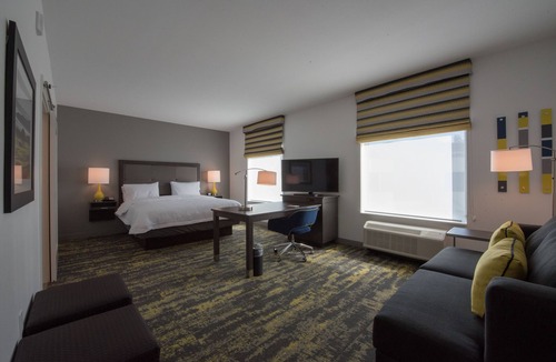 Airport Area Hotel | Hampton Inn & Suites Irvine-Orange County Airport