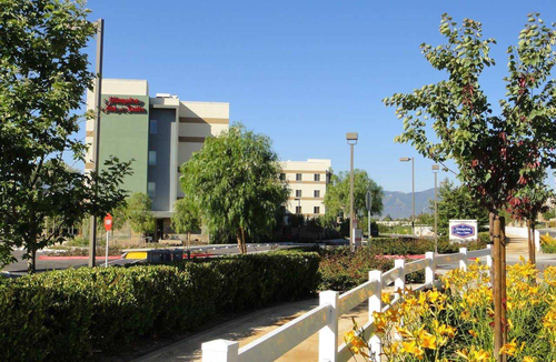 La Sierra Hotel | Hampton Inn & Suites Riverside/Corona East