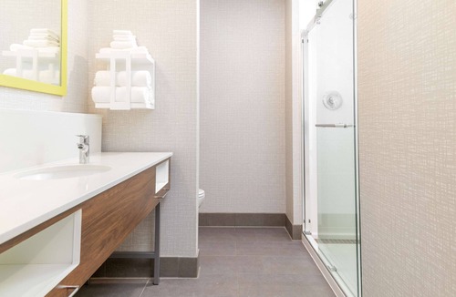 Santa Rosa Hotel | Hampton Inn & Suites Santa Rosa Sonoma Wine Country
