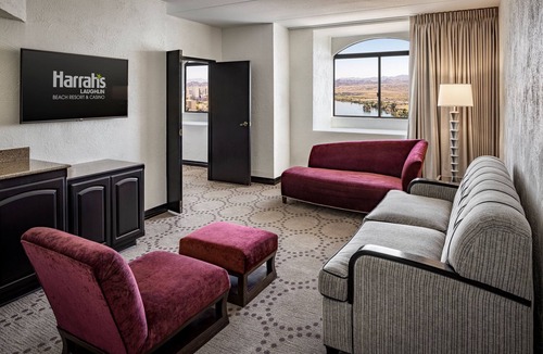 Laughlin Resort | Harrah’s Laughlin Beach Resort & Casino - A Caesars Rewards Destination