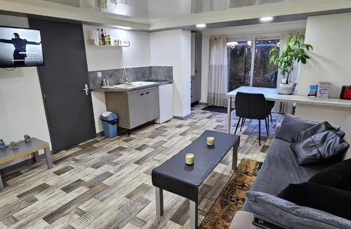 Paroisse Saint-Augustin-de-Chaux Apartment | Hello dole
