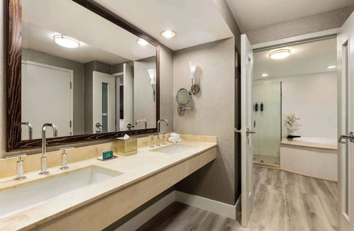 Financial District Hotel | Hilton San Francisco Financial District