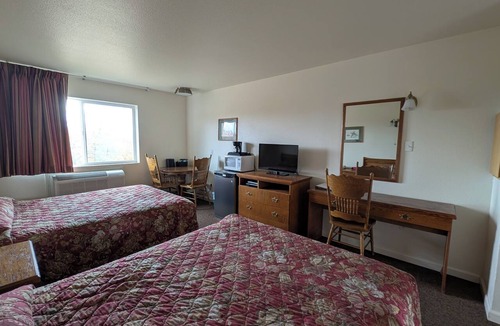 Fall River Mills Hotel | Himont Motel