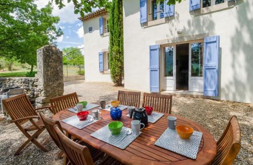 Saint-Martin-de-Castillon House | Holiday Home Les Cotes by Interhome
