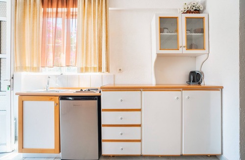 Livadia House | Holiday Home 'Panorama Tilos Apt A' with Sea View, Wi-Fi and Air Conditioning