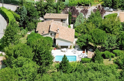 Cereste Villa | Homerez - Elegant Villa in Céreste with Private Pool and Jacuzzi