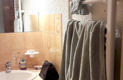 Aiguilles Apartment | Homerez - Nice studio 5 km away from the slopes for 6 ppl. at Aiguilles