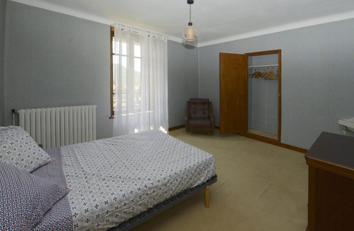 Aspres-sur-Buech House | Homerez - Spacious house for 6 ppl. with balcony at Aspres-sur-Buëch