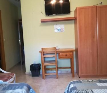 Brunete House | Hostal Brunete